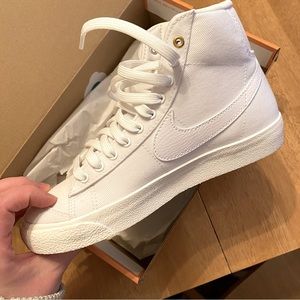 Women’s Nike Blazer Mid ‘77 Canvas